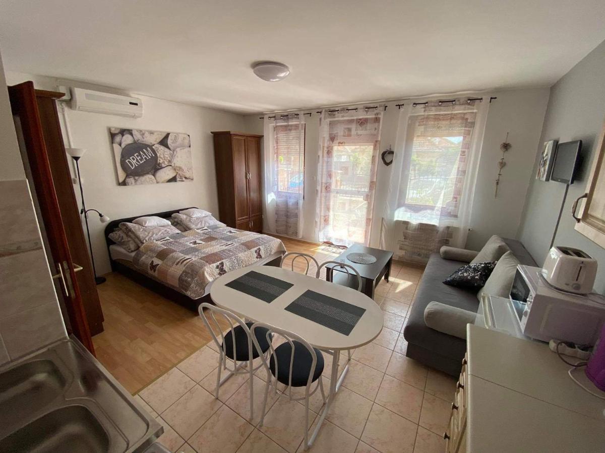 Hellasz Apartman Gyula Luaran gambar