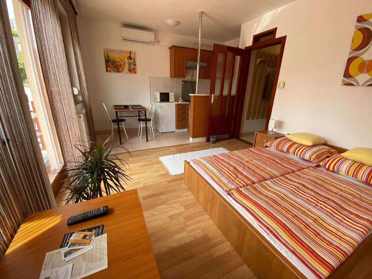 Hellasz Apartman Gyula Luaran gambar