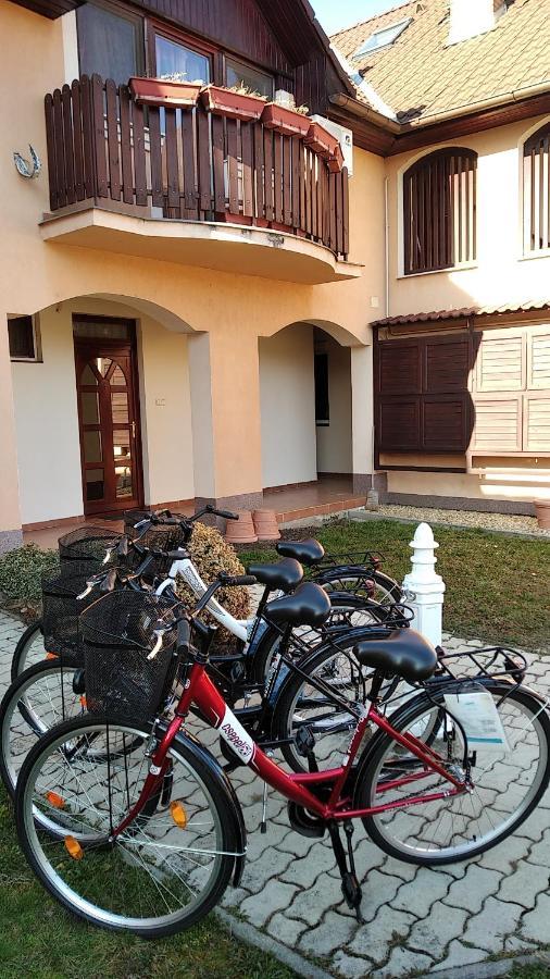 Hellasz Apartman Gyula Luaran gambar