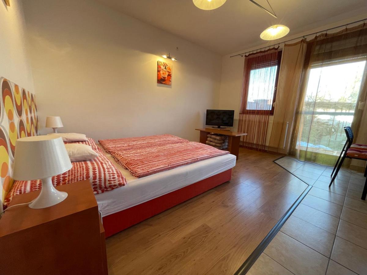 Hellasz Apartman Gyula Luaran gambar