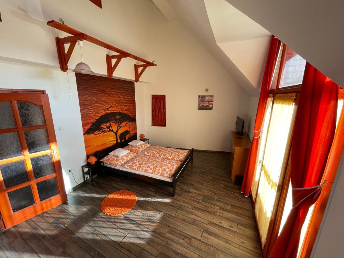 Hellasz Apartman Gyula Luaran gambar