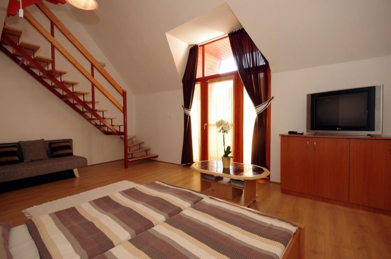 Hellasz Apartman Gyula Luaran gambar