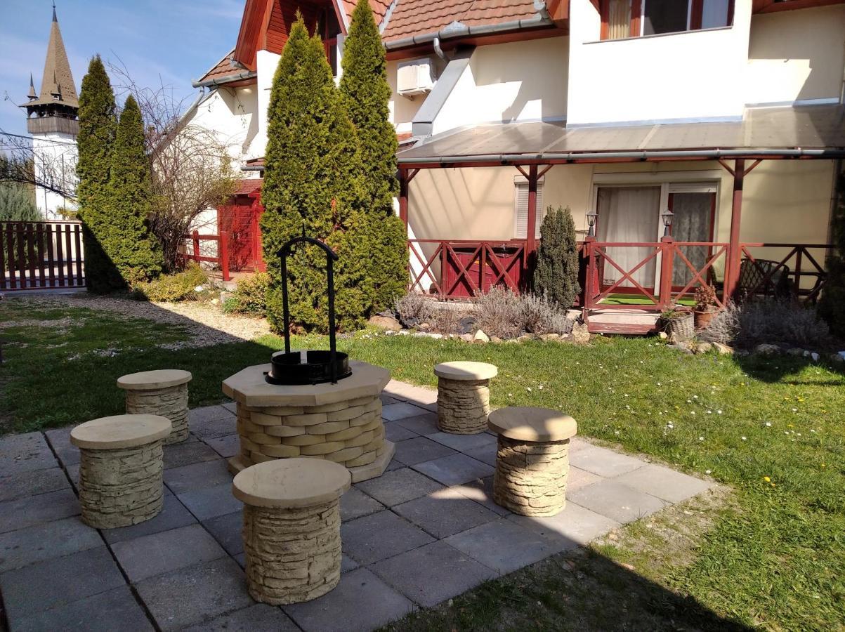 Hellasz Apartman Gyula Luaran gambar